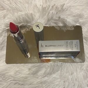 IT Cosmetics Blurred Lines Lipstick - Vibrant Red